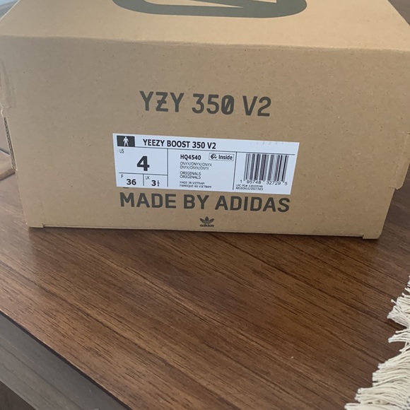 Yeezy Boost 350 V2 - Picture 5 of 6